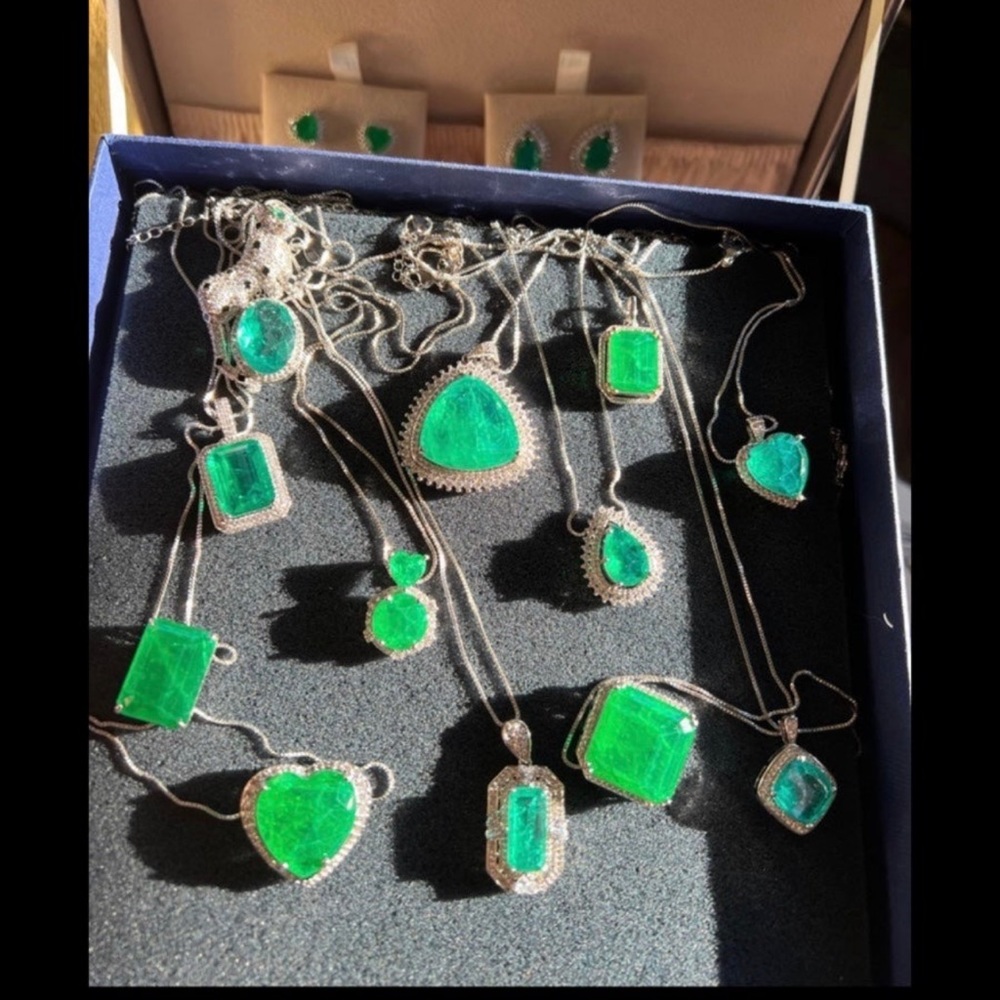 Gorgeous 3CT emerald square silver pendant necklace - Picture 12 of 13